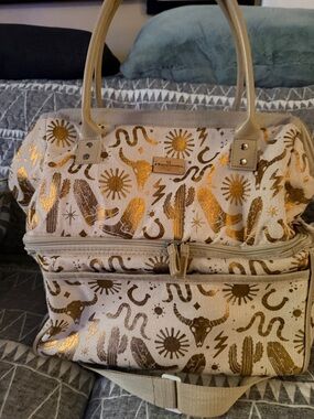 Cream and Gold Patterned Insulated cooler bag